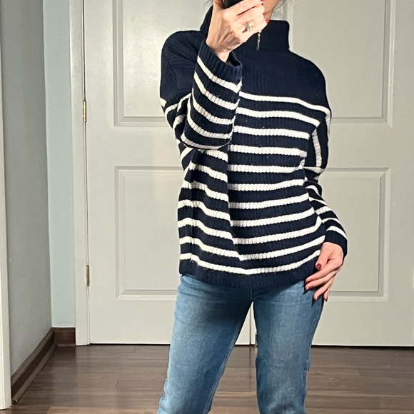 J.Crew 100% cashmere boxy oversized turtleneck sweater size XS/S NWT - Picture 4 of 13